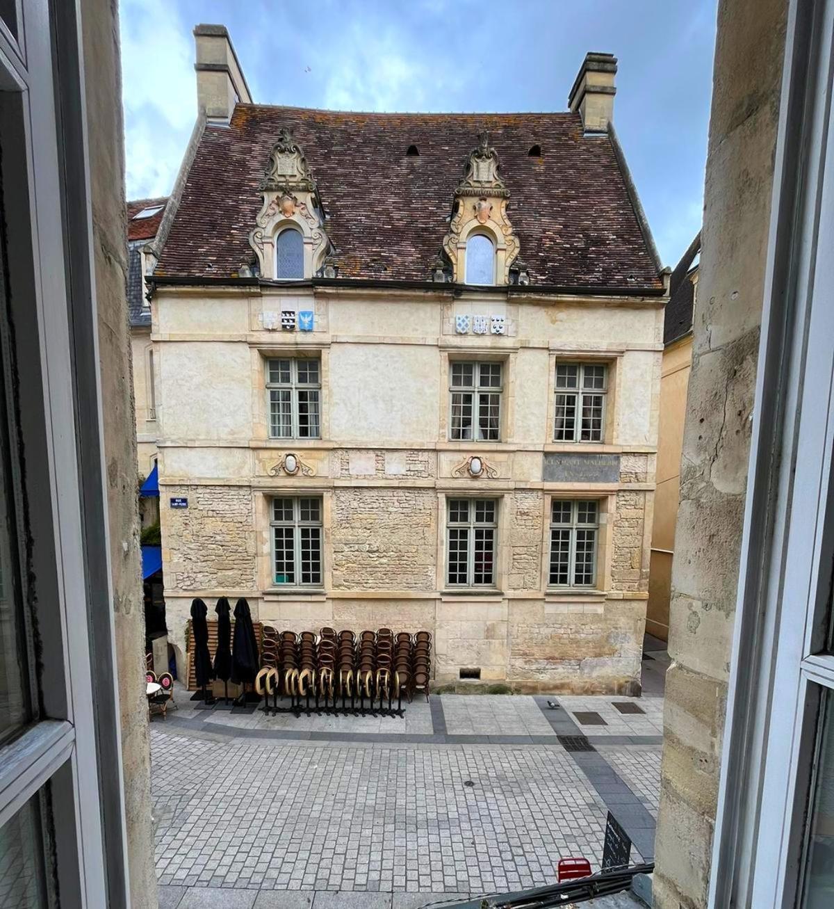 Elegant Studio En Hypercentre Dans Le Quartier Historique Anime Avec Parking Gratuit Caen Exteriér fotografie